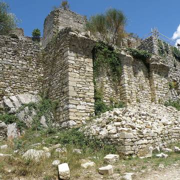 Ruines du Château dEntrechaux